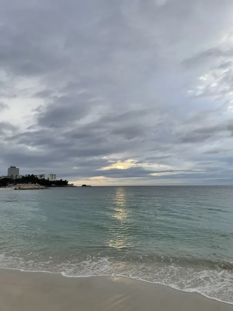 初めてのひとり旅、時間を忘れて海と風に包まれる