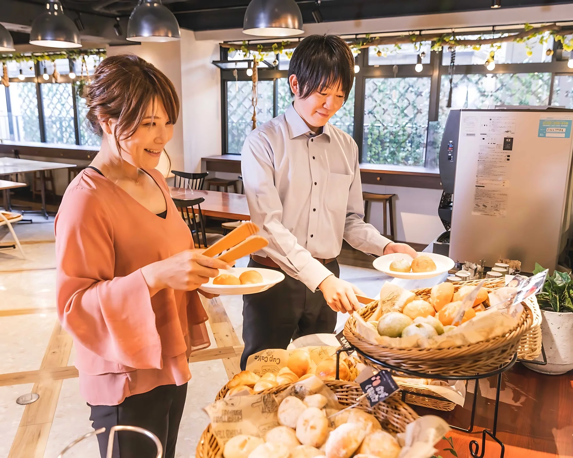 焼きたてパンと出張の朝
