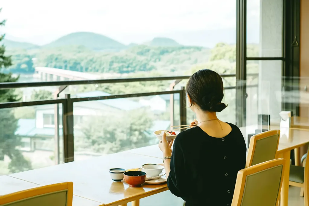 御所湖のほとり、ひとり。